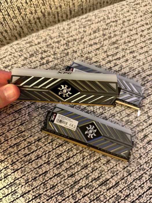 Memorii ram ADATA XPG Spectrix D41 Tungsten RGB 8GB DDR4 3000MHz CL16