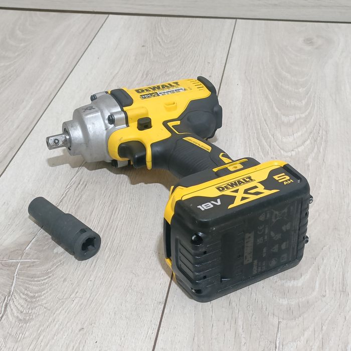 Impact cu patrat 1/2 DeWalt DCF894