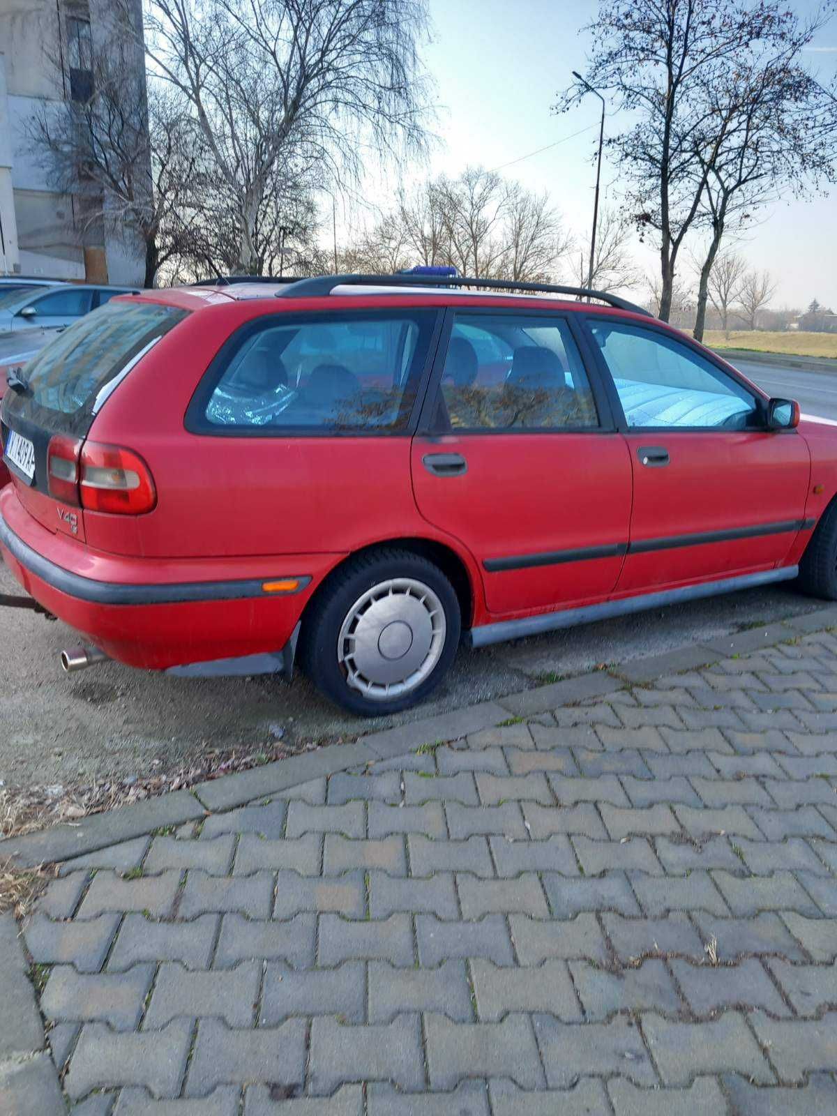 Volvo  V40 - 1.8