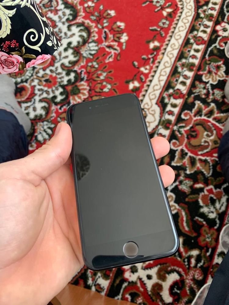 Продается Iphone 7