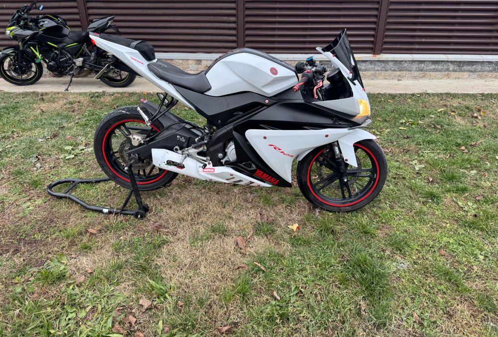 Vând Yamaha yzf r125