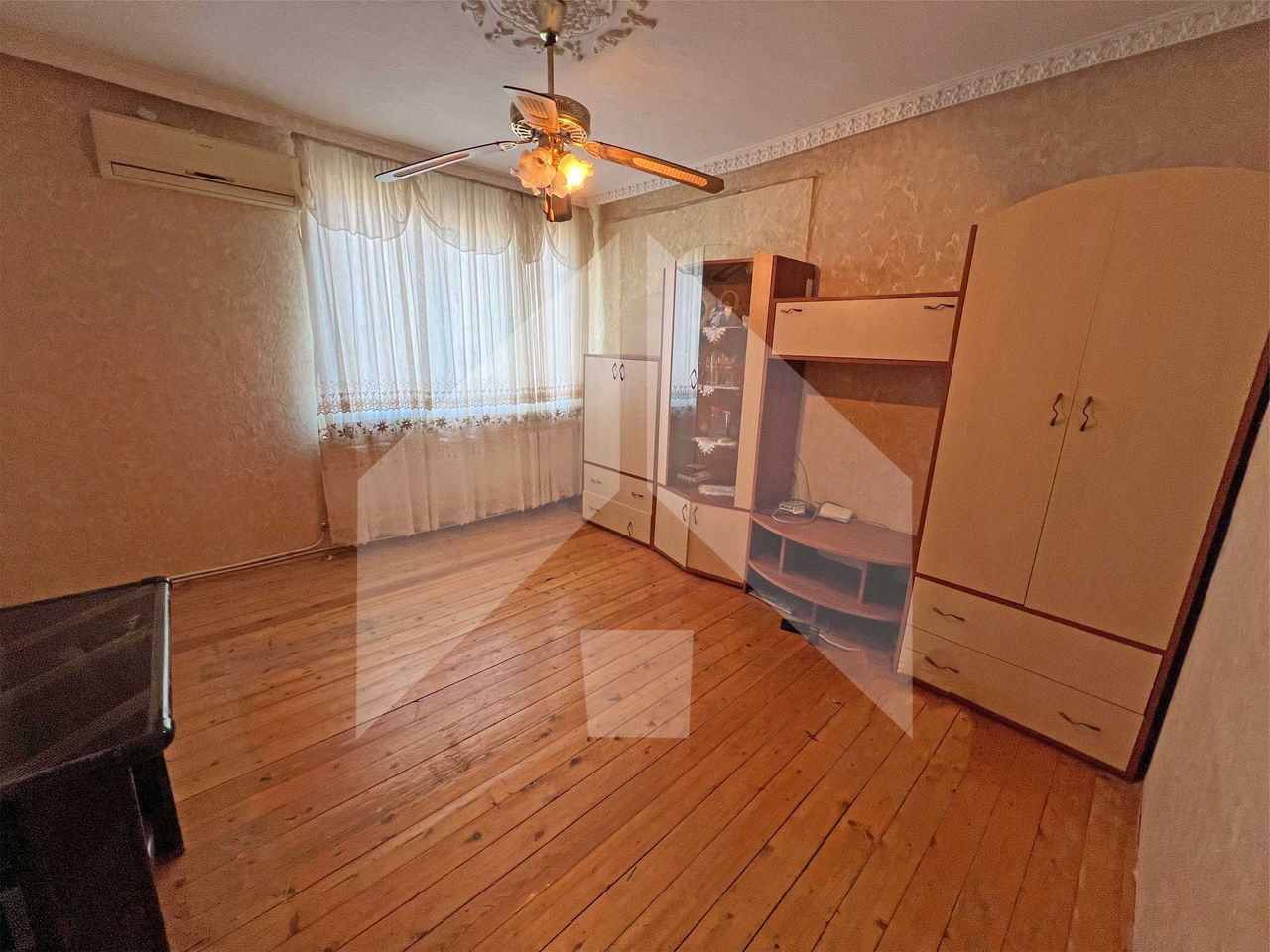 Продава се Къща в Нови пазар - 174 кв.м за 704 €/кв.м - Снимка #4