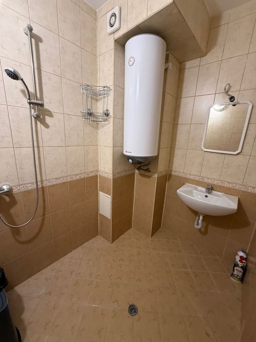 Двустаен апартамент под навм