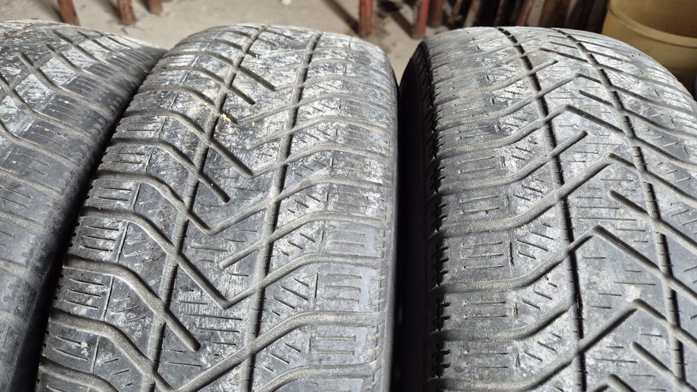 195/65 R15 set 4 anvelope iarna Megane 3 cu jante din otel