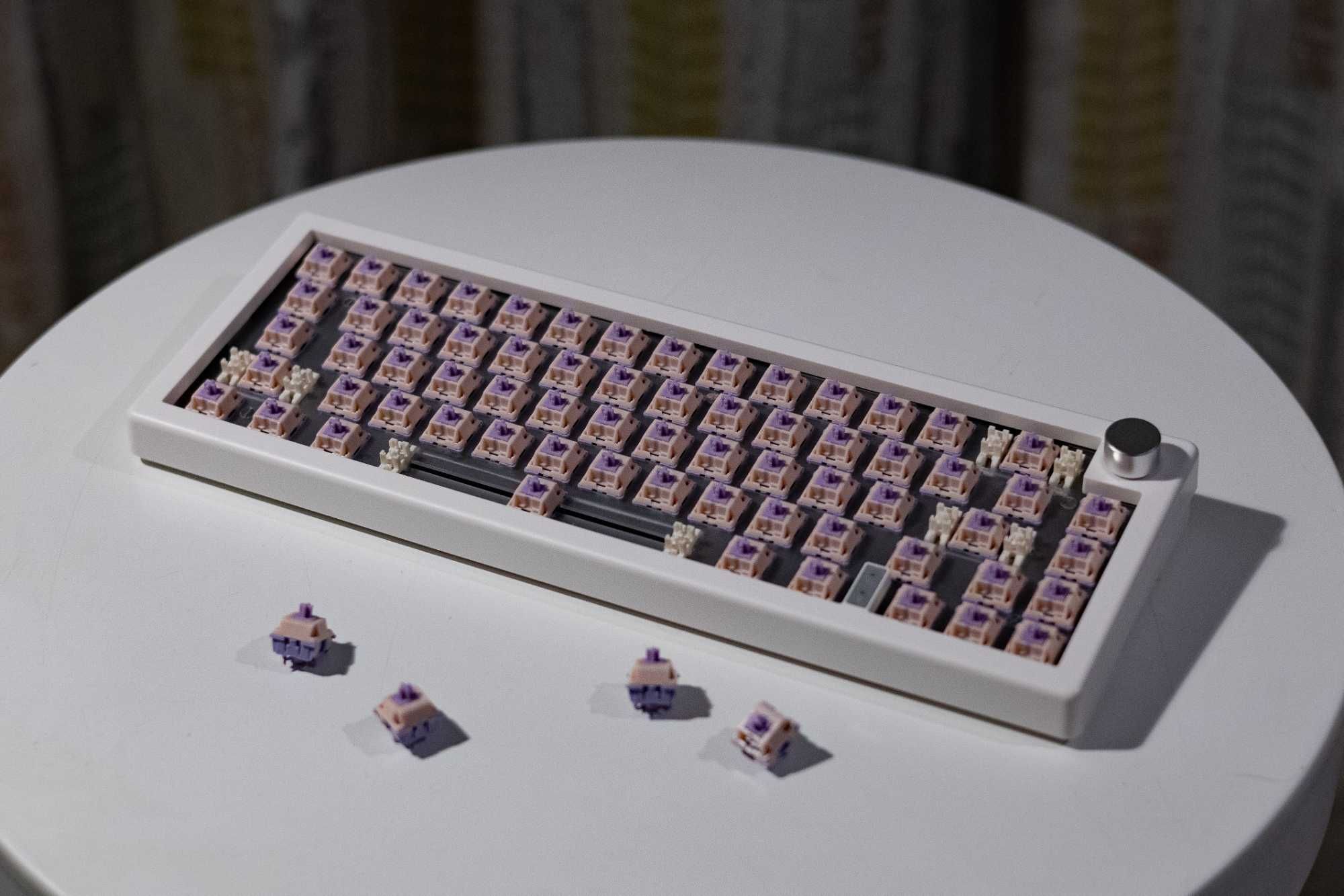tastatura custom build GMK67 keycaps KOA Soymilk noua
