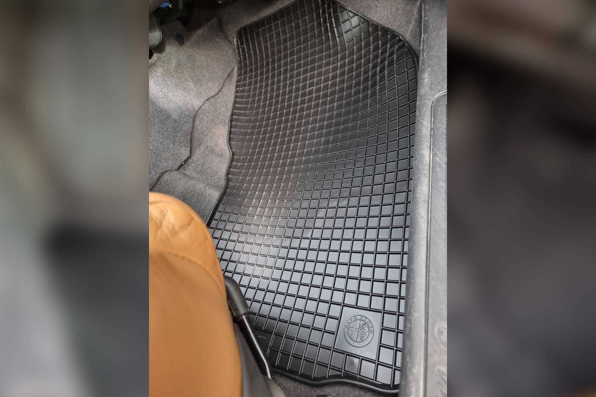 Гумени стелки Gumarny Zubri съвместими с Alfa Romeo 147 00-10г
