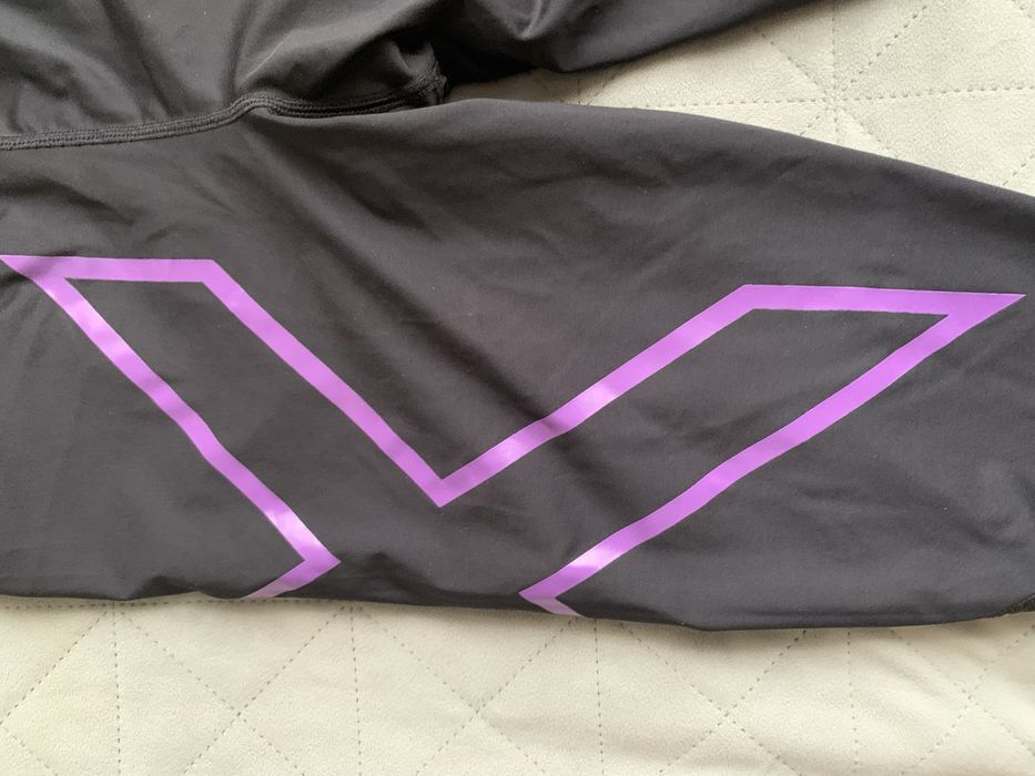 Дамски клин на марката 2XU