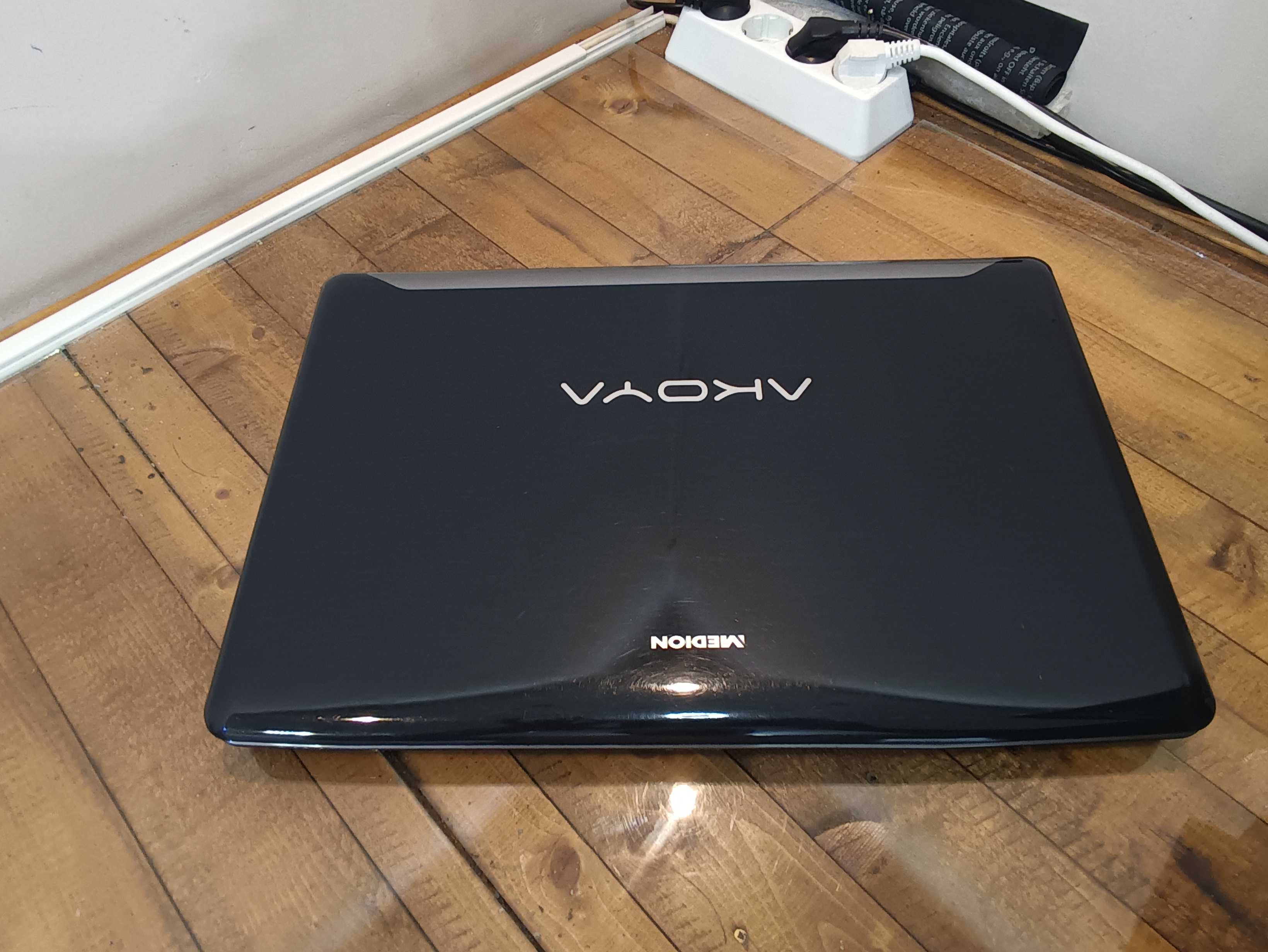 Лаптоп Medion Akoya E7222 / 17"