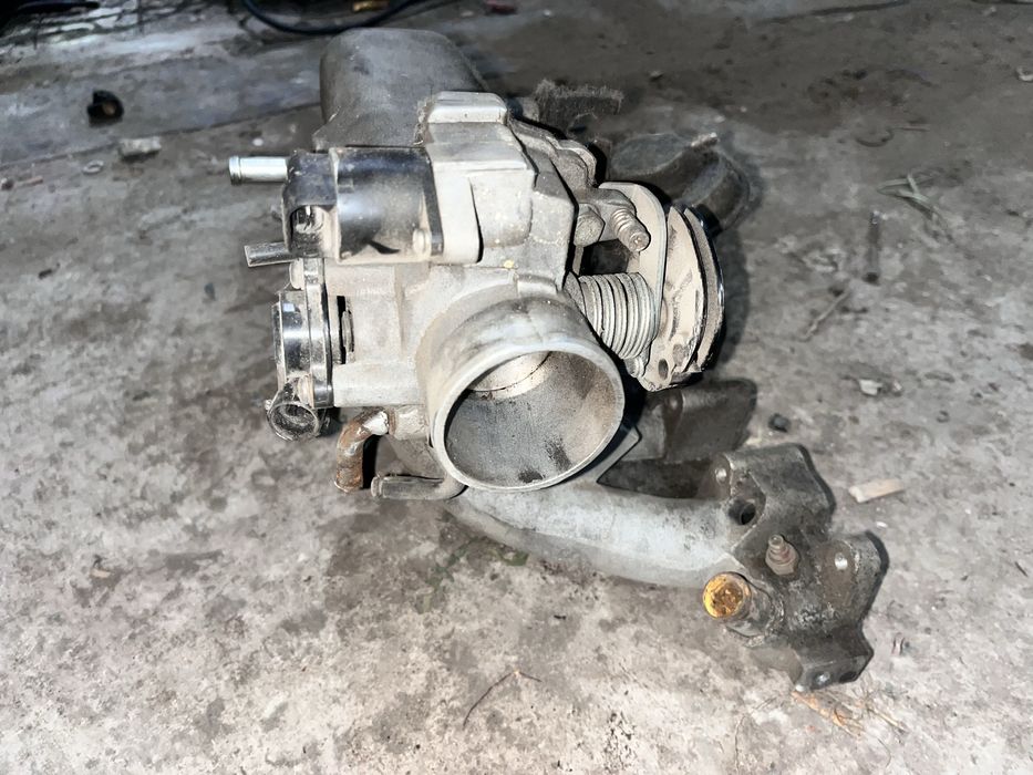 Впускной колектор