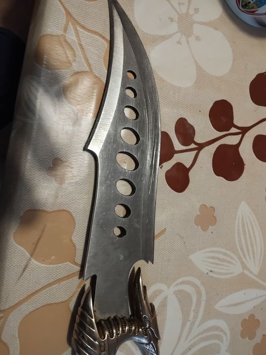 Se vinde cutit de vinatoare