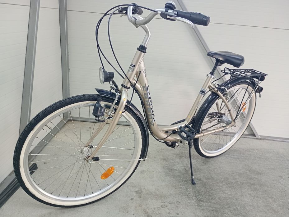 Vând bicicletă CONWAY,roti 26,cu 3 vit si frână picior !