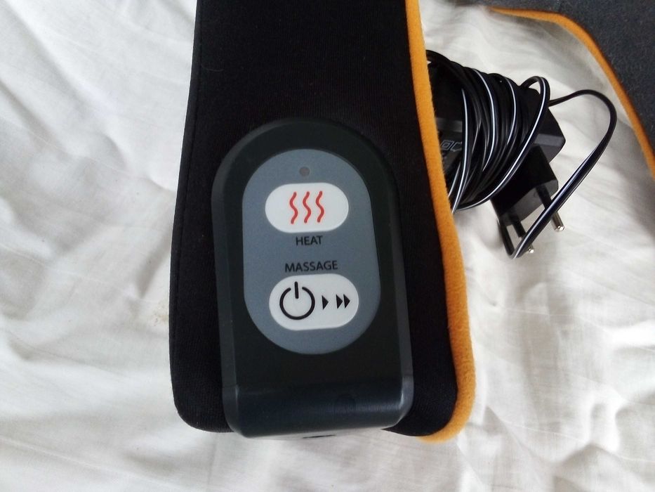 Масажор за врат MEDISAN CF 6808 + подарък