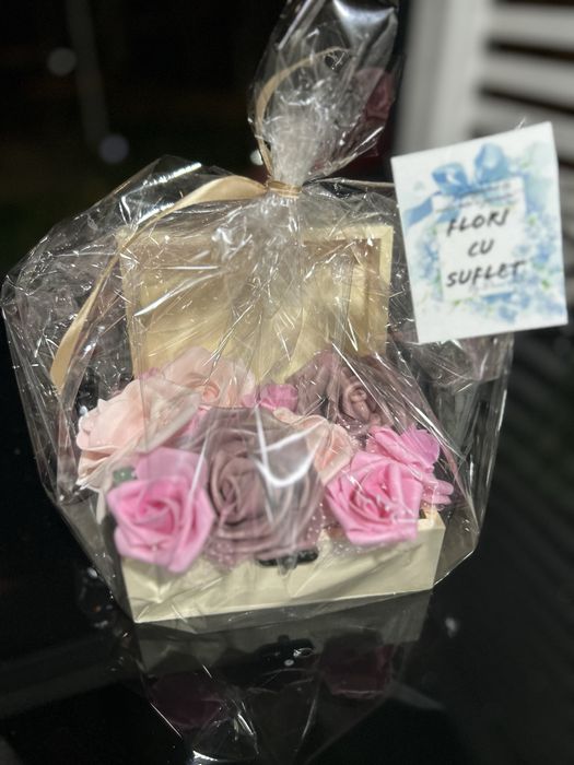 Flori artificiale in cutie