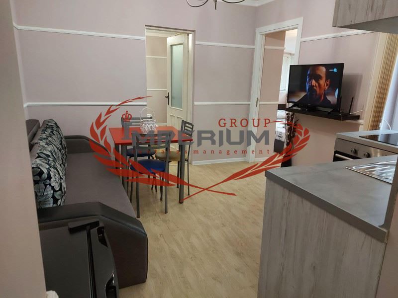 Дава се под наем Тристаен апартамент в Варна, Гръцка махала - 75 кв.м за 510 € - Снимка #2