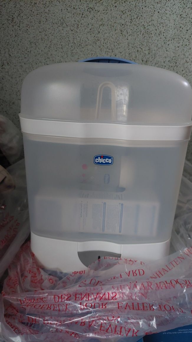 Sterilizator  biberoane Chicco 2 în 1