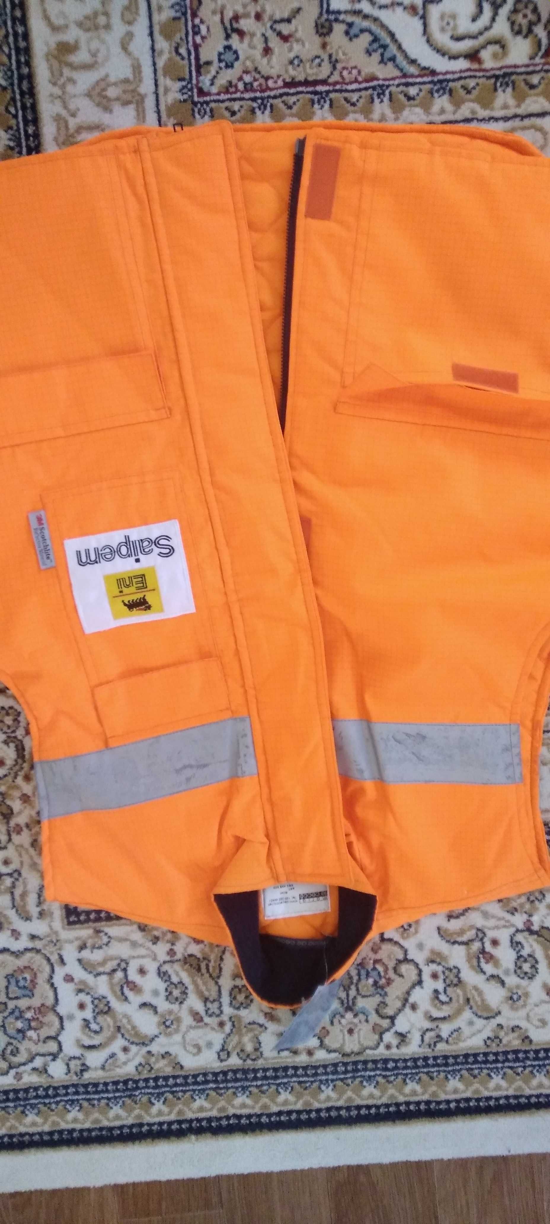 Дождевик и жакет SAIPEM.