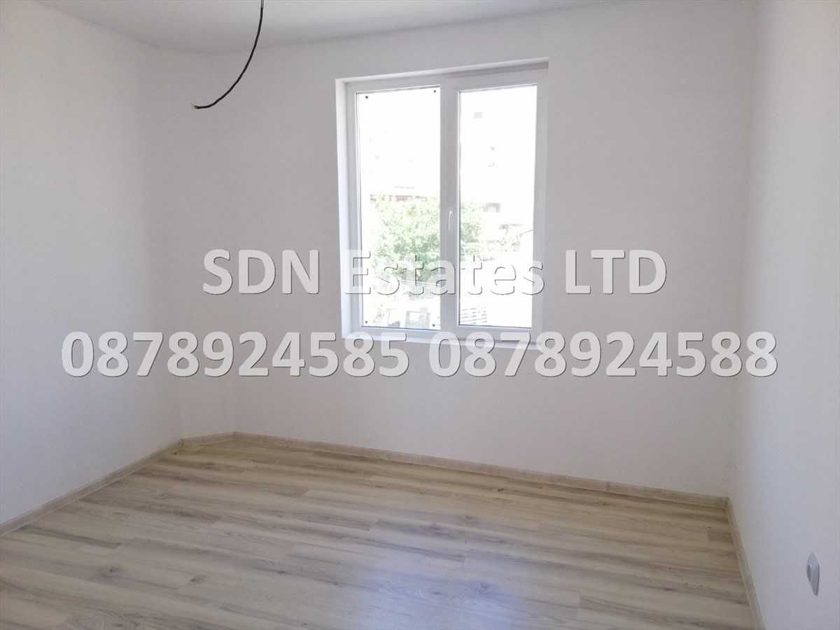 Продава се Къща в Казанлък - 250 кв.м за 714 €/кв.м - Снимка #4