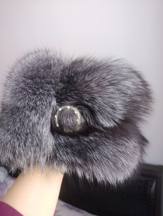 Продам меховую шапку