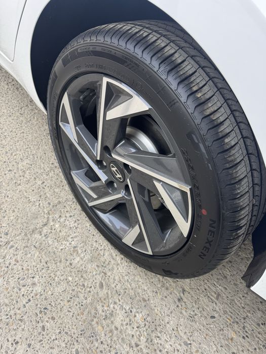 Hyundai Elantra Lyuklik 2025 Tez va Arzon Sotiladi