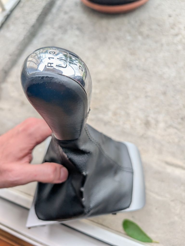 Nuca schimbator de viteze originala piele Skoda Octavia 2