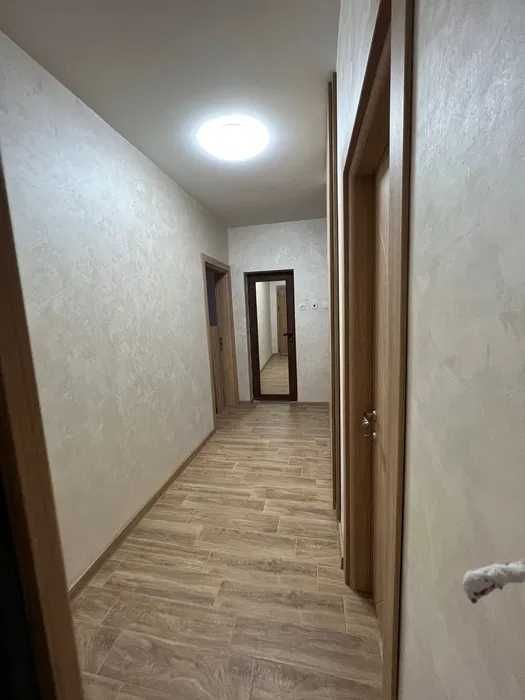 Продава се Тристаен апартамент в Пловдив, Център - 75 кв.м за 2107 €/кв.м - Снимка #8