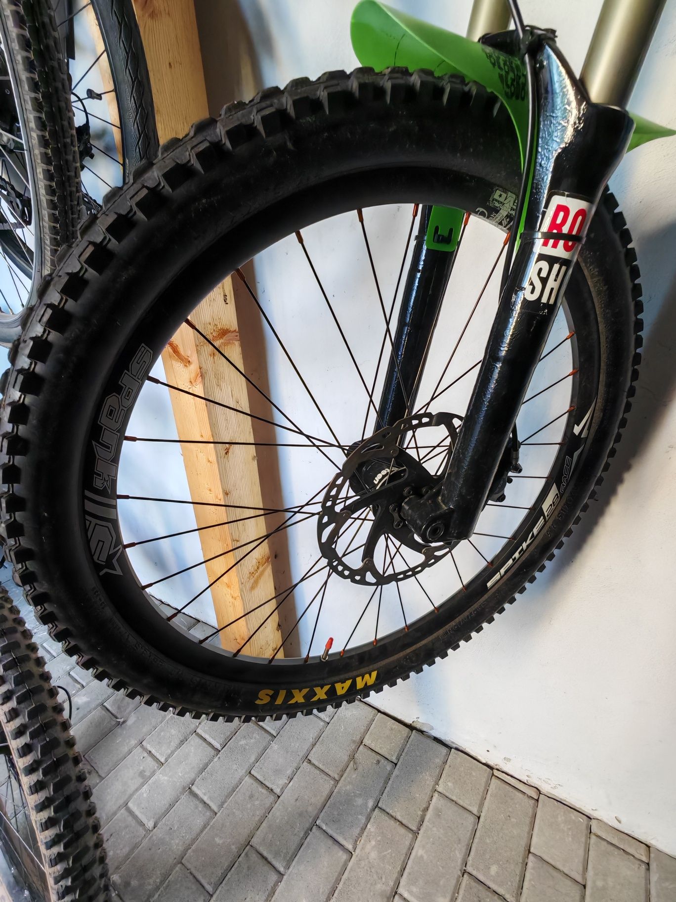 Bicicletă Kona DH, full suspension