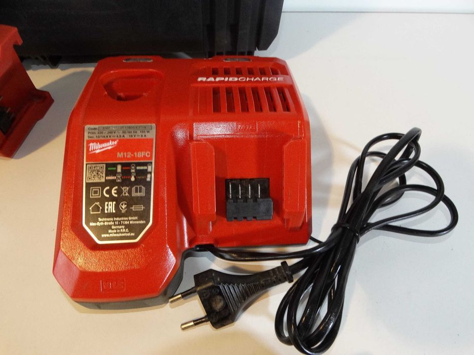 Milwaukee M18 FSAG 125 XB със 5 Ah и зарядно  - Акумулаторен ъглошлайф