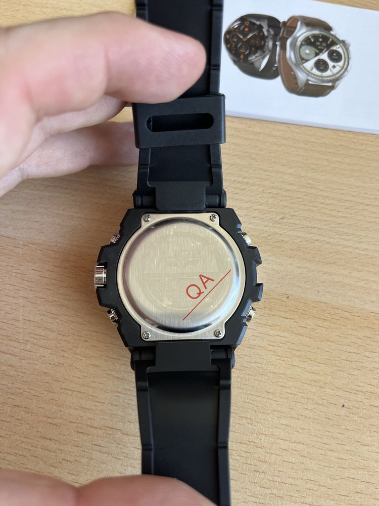 Продавам 2 часовника