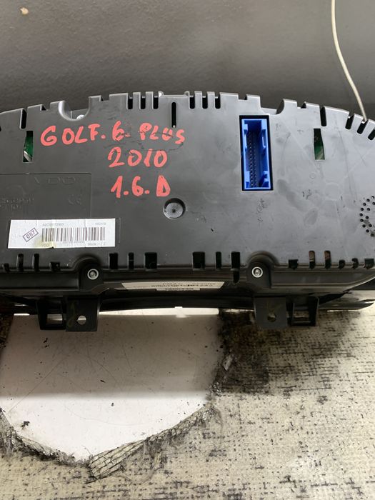 ceasuri bord uk  volkswagen golf 6 plus  1.6 motorina 2010