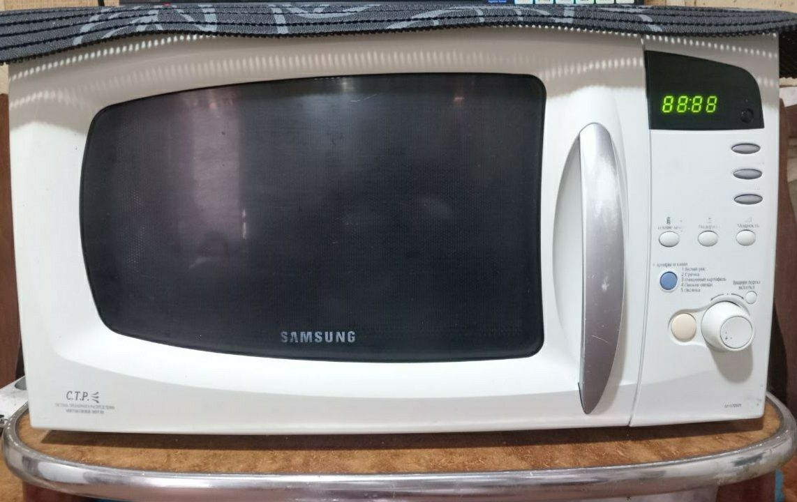 Продам микроволновую печь Samsung