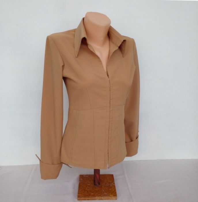 Продам стильную блузку/рубашку   размер S  (42-44)