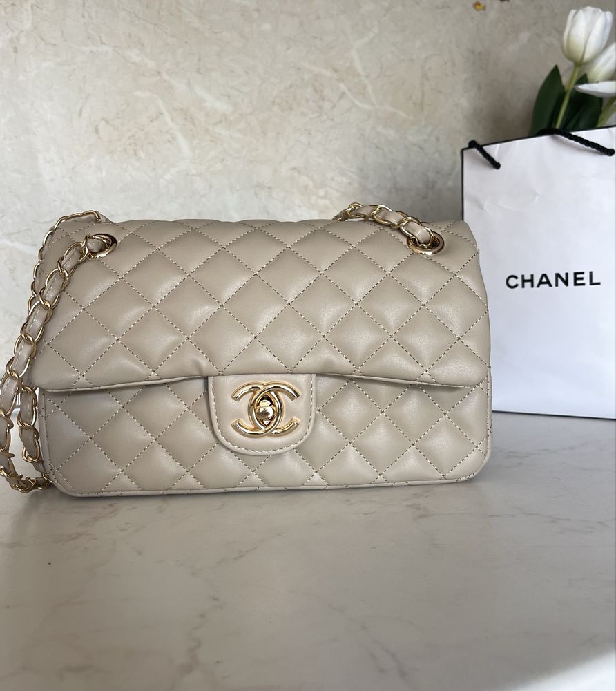 Чанта Chanel Classic беж