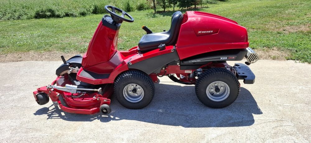 Tractoras tuns gazon,, motocoasa iarba, cositoare Countax