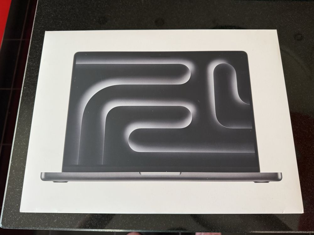 MacBook Pro M3, 14”, 18GB memory