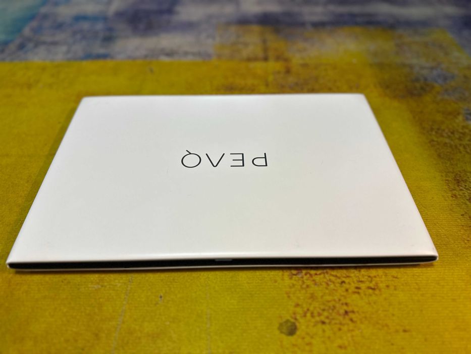 laptop PEAQ, alb, quadcore, 4 gb ddr4, ssd 128 gb + hdd 500