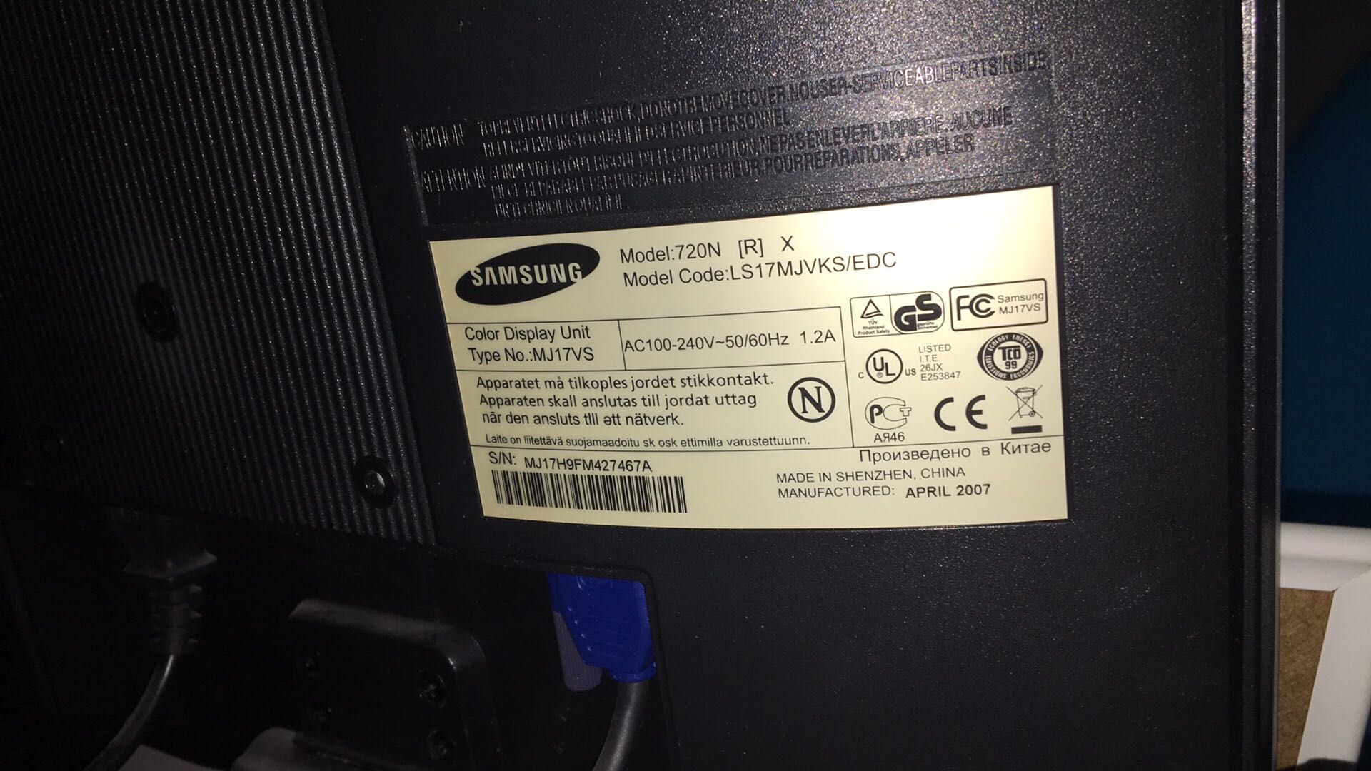 Монитор Samsung SyncMaster 720n