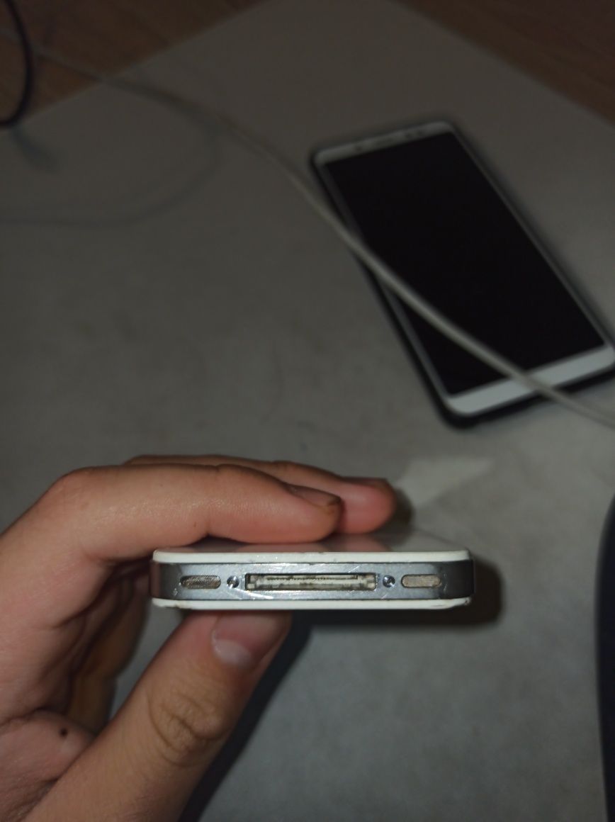 Iphone 4s в идеальном состоянии