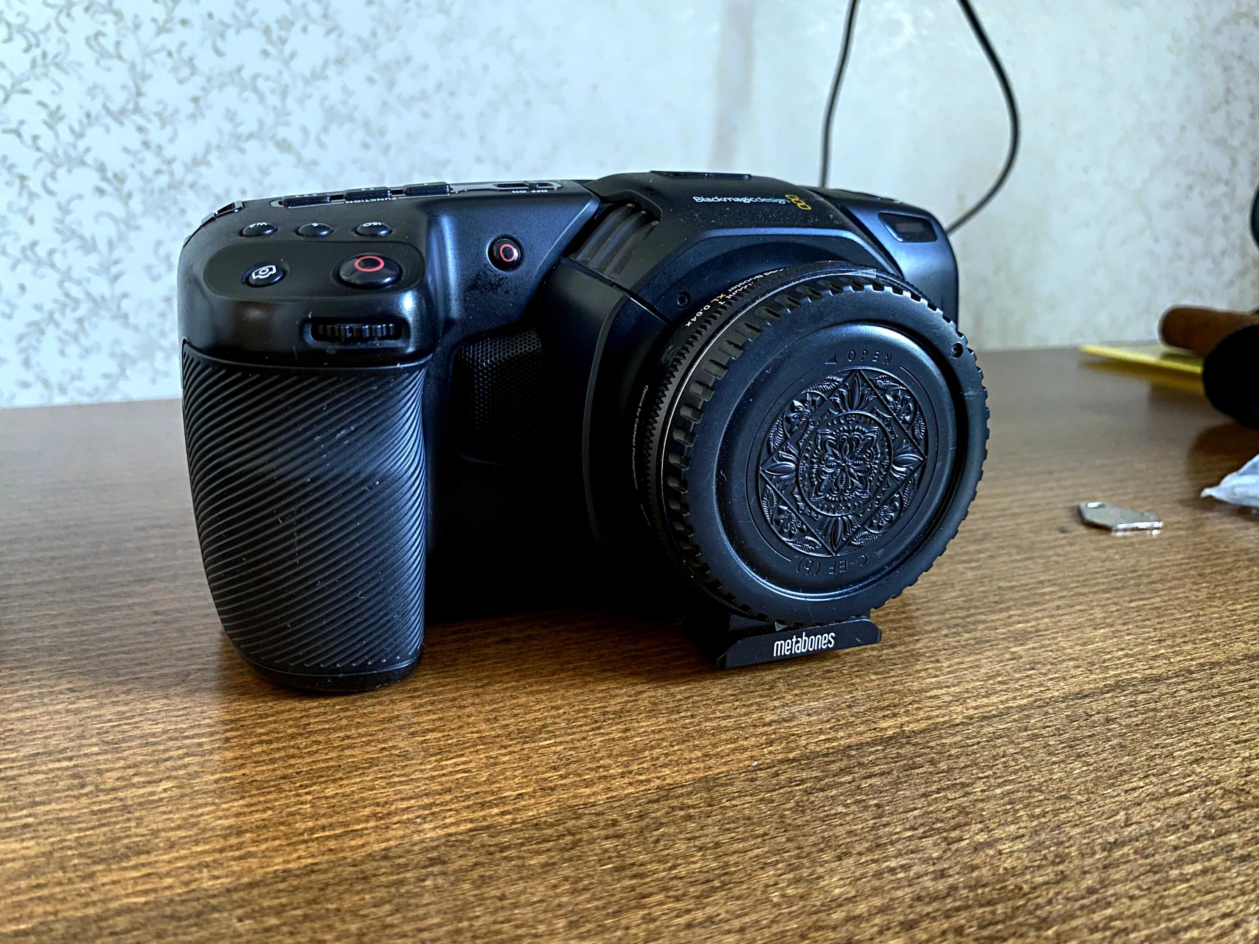 Blackmagic Design Pocket Cinema Camera 4K + Sigma 18-35