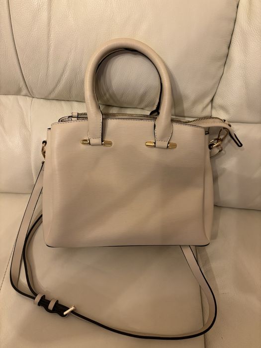 Дамски чанти по 20 лв. всяка