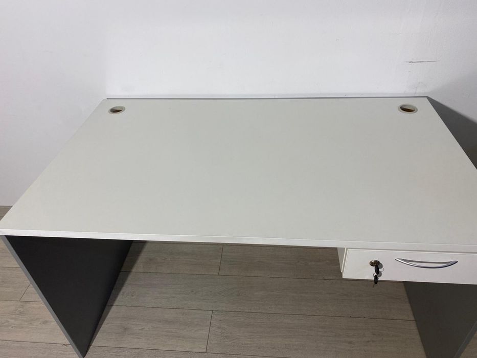 10 Buc. Birou 140X80 cm cu Sertar și Organizator Cabluri; Masă Lucru