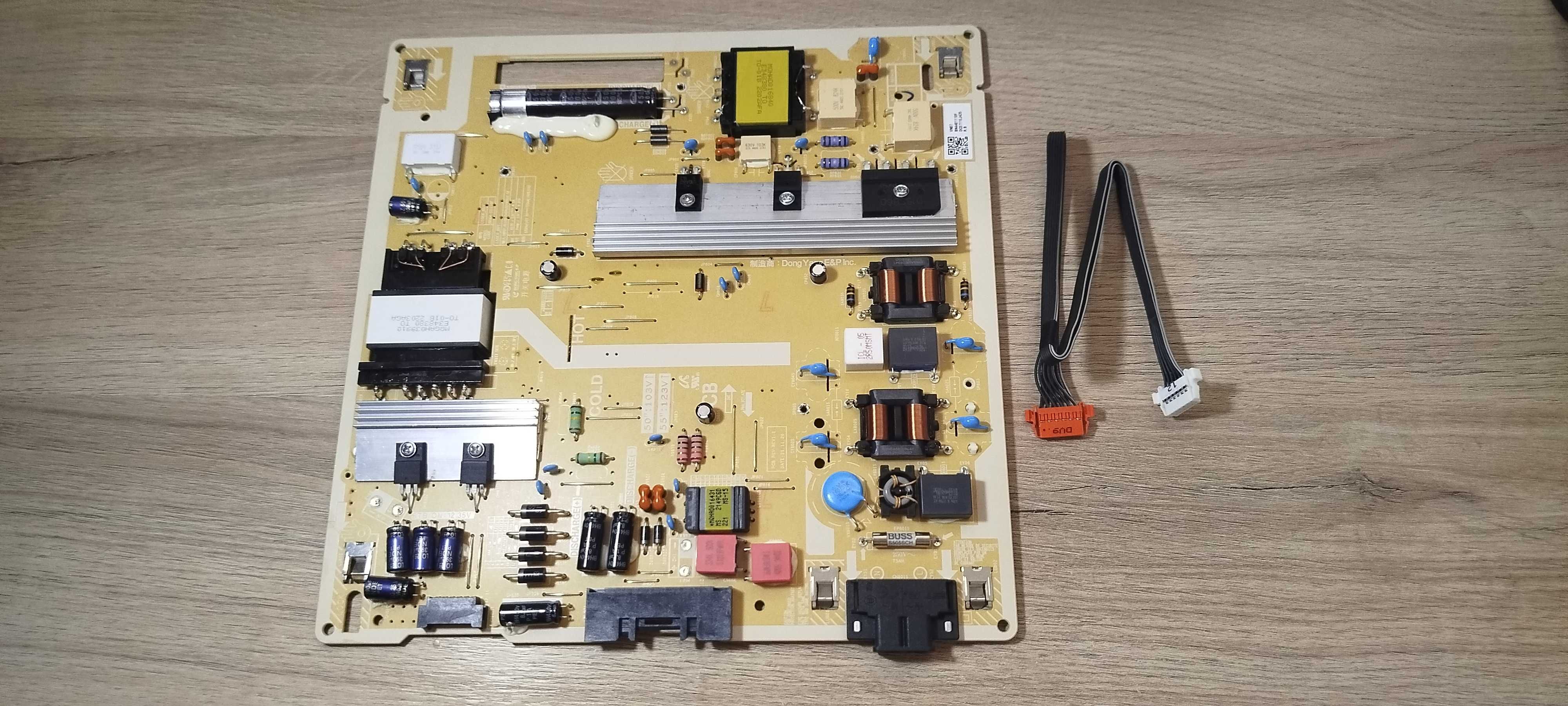 Платка захранване и Main Board за телевизор Samsung 4K UE50CU8072U