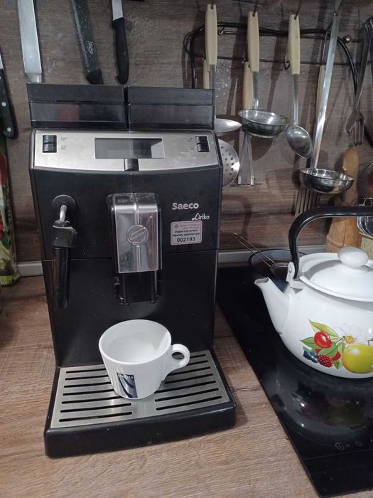 Кафе машина робот Saeco Lirika
