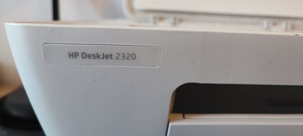 Vand imprimanta hp deskjet 2320