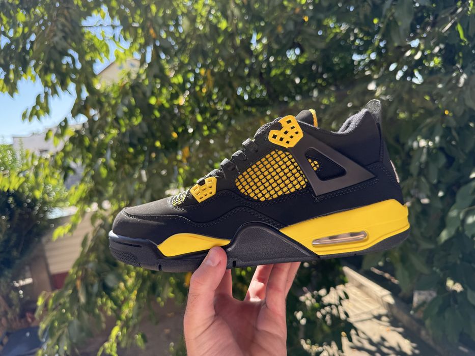 Jordan 4 Yellow Thunder marime 41, 42, 43, citeste descrierea