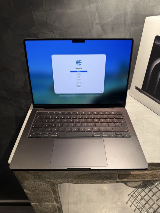3 cycle! КАТО ЧИСТО НОВ Macbook Pro M4 14 inch Space Black