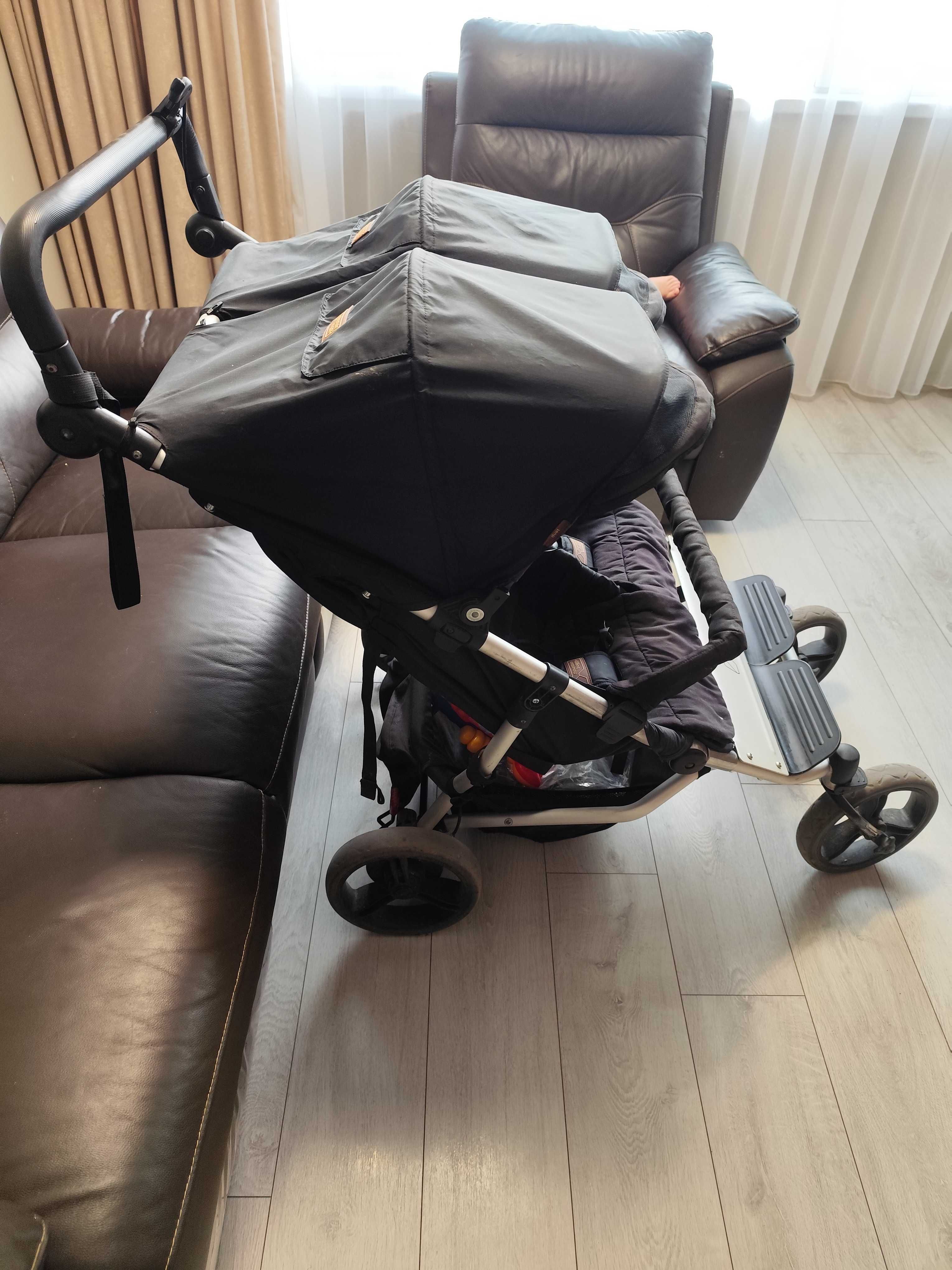 Количка за близнаци Mountain buggy