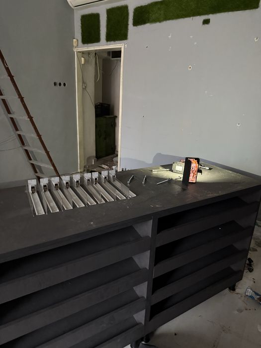 Каса за магазин, стелаж за цигари, стелажи за алкохол