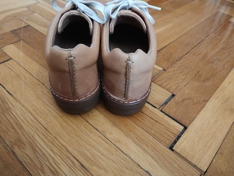 Нови обувки clarks