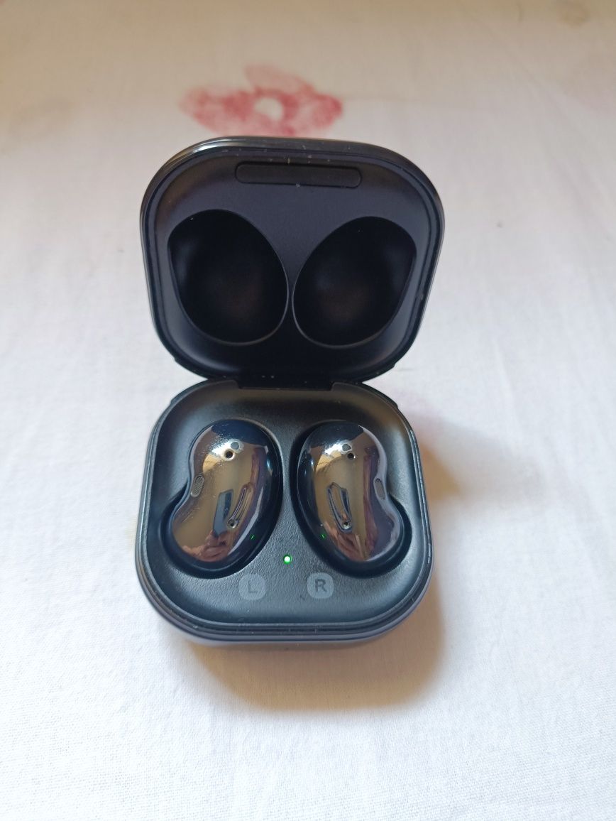 Samsung galaxy buds live