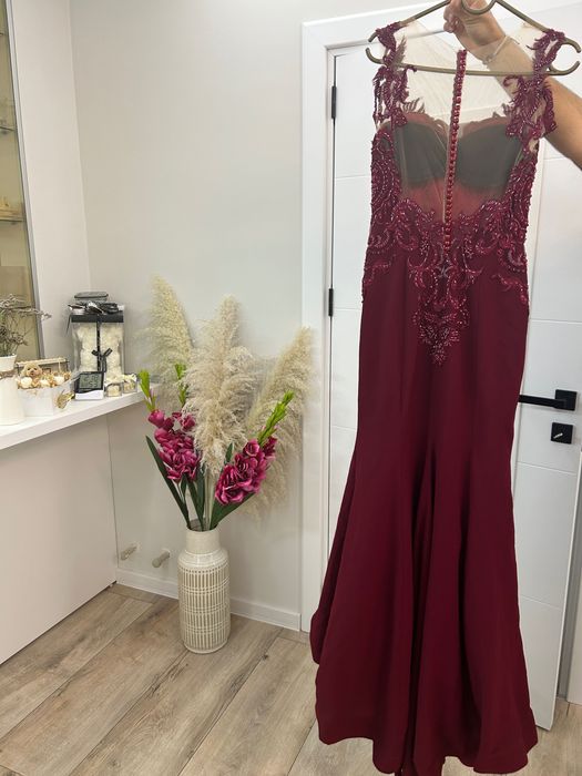 Официонална рокля